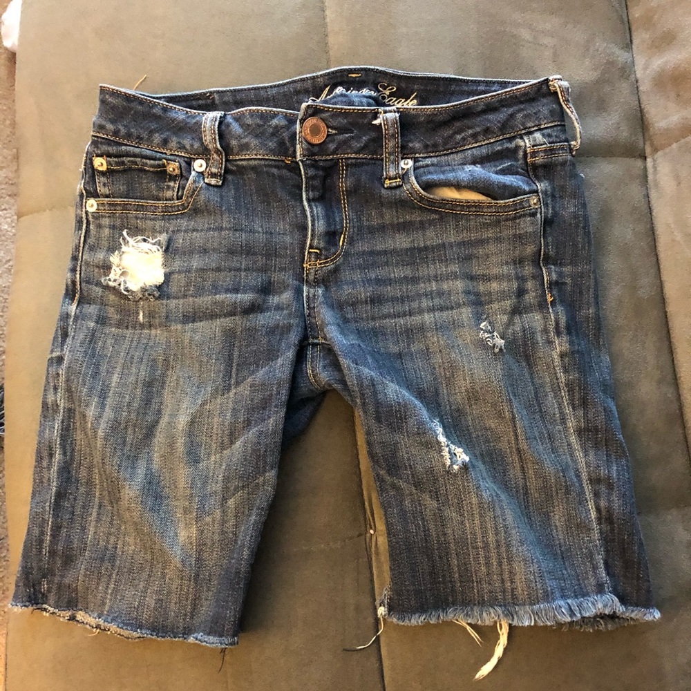 american eagle ripped shorts :)